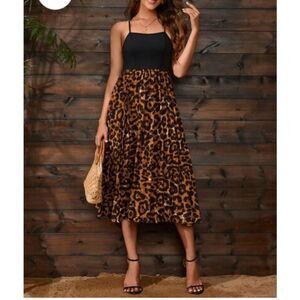 Maxi Dress Leopard Print Pleated Hem Dress Scoop Neck Spaghetti strap Sz M